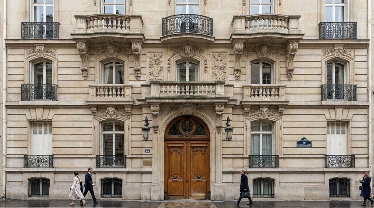 Les immeubles signature du 7e : quand l'adresse ne suffit plus, c'est la copropriété qui fait le prix